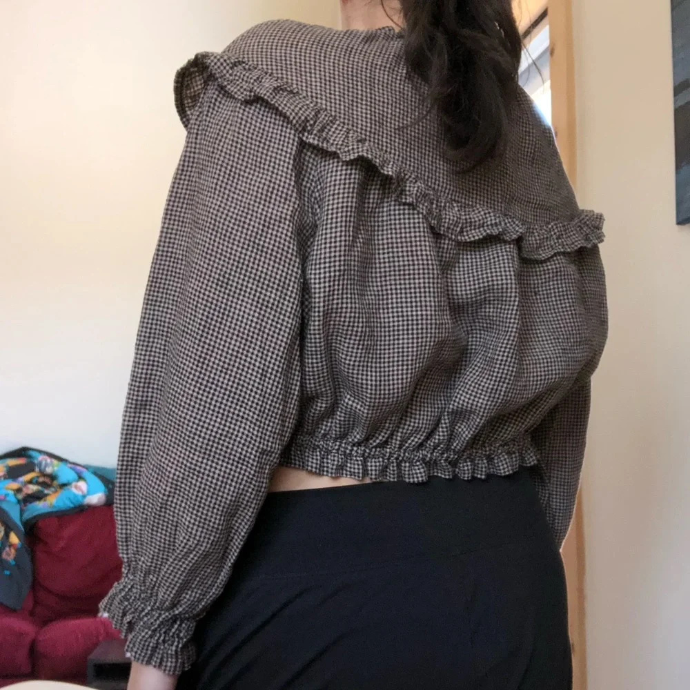 100% Linen Victorian Style Blouse - Picture 4 of 7